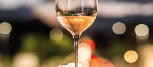 CHAMPAGNE!